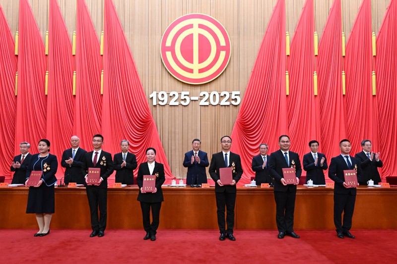 习近平工会7.JPG